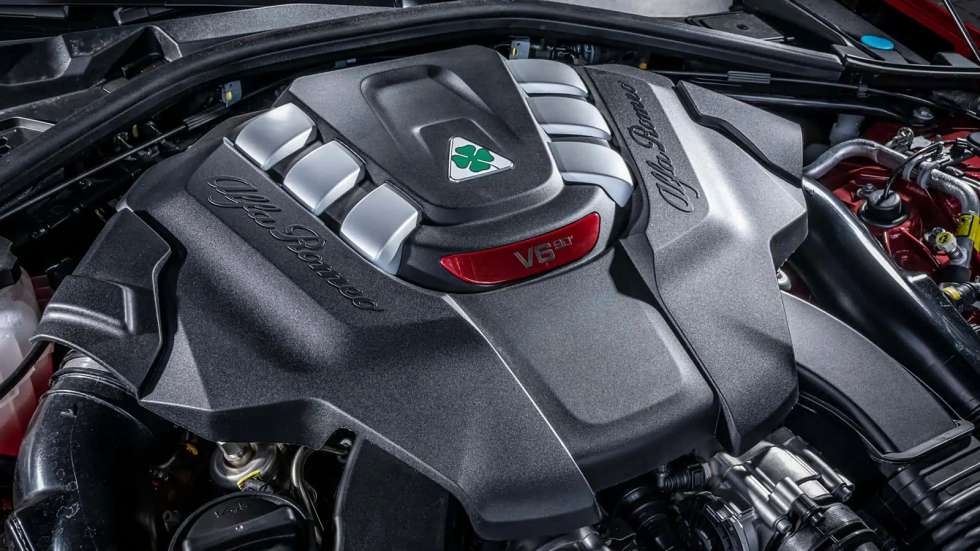 Οι νέες Alfa Romeo Giulia και Stelvio ίσως δεν είναι μόνο ηλεκτρικές!